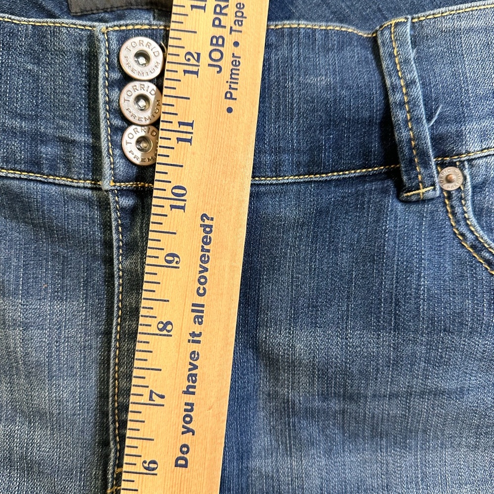 Torrid distressed skinny jeans. Plus size 24S - Picture 5 of 7